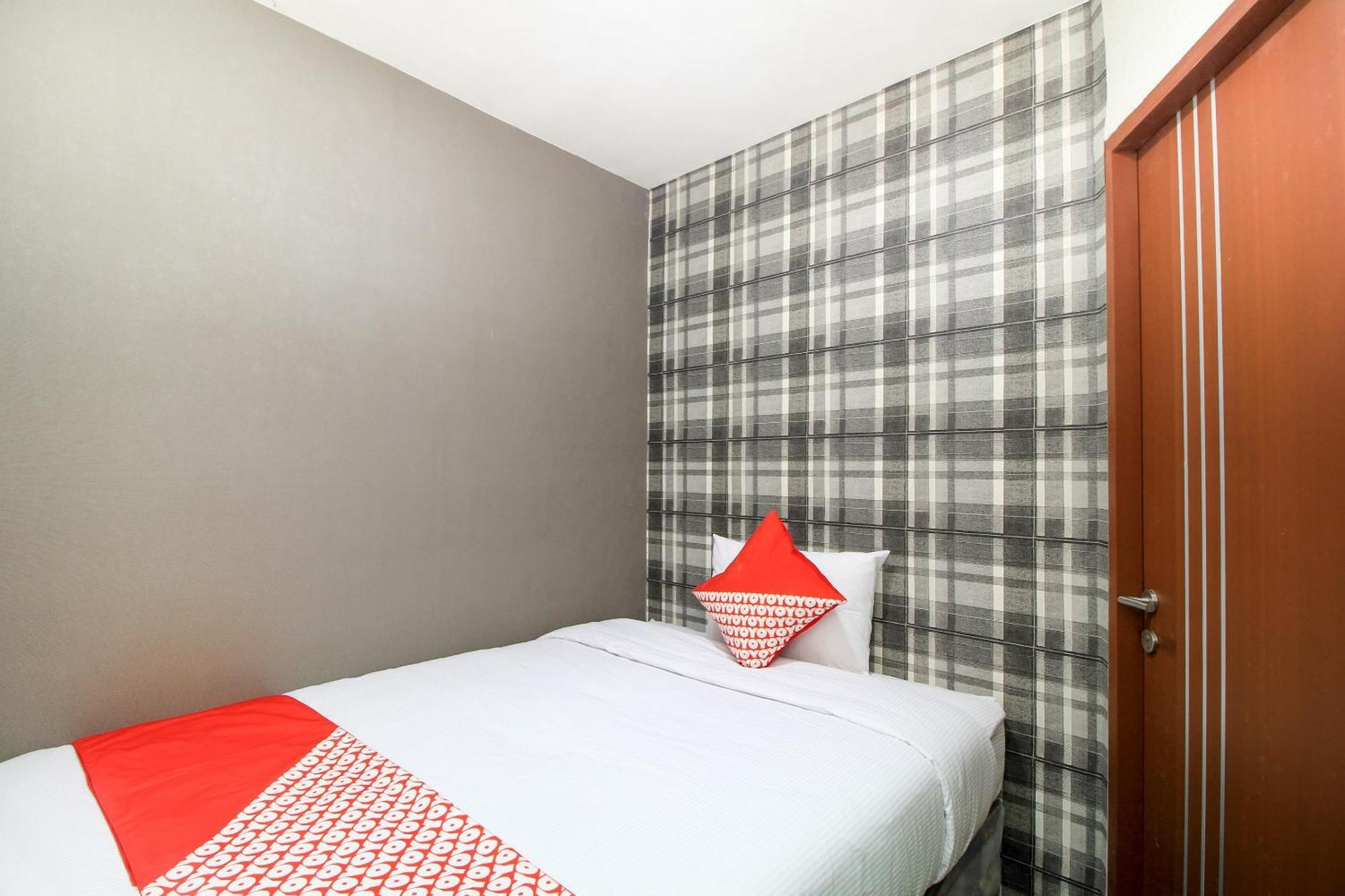 Super Oyo Capital O 217 A1 Hotel Surabaya Eksteriør billede