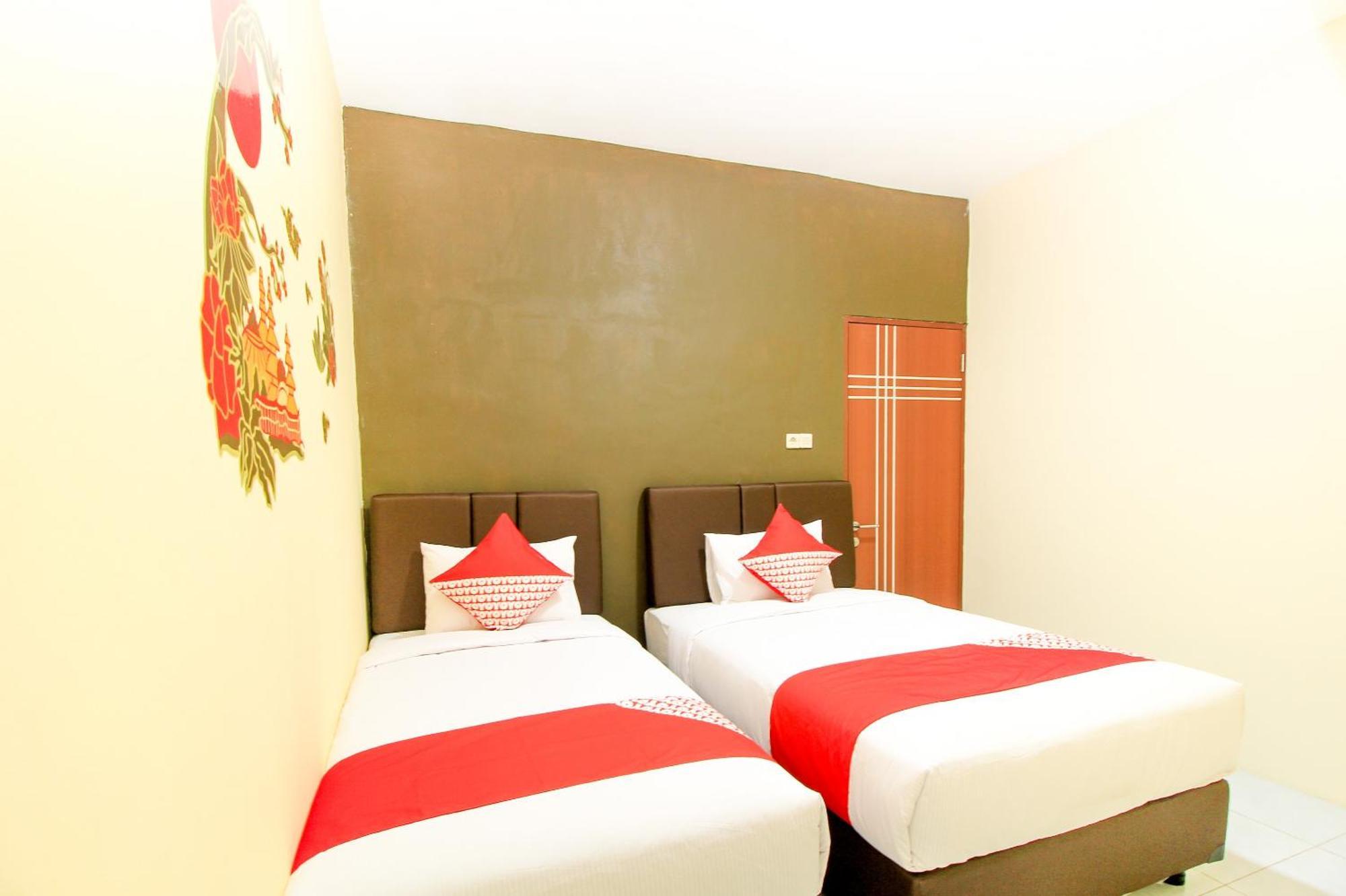 Super Oyo Capital O 217 A1 Hotel Surabaya Eksteriør billede