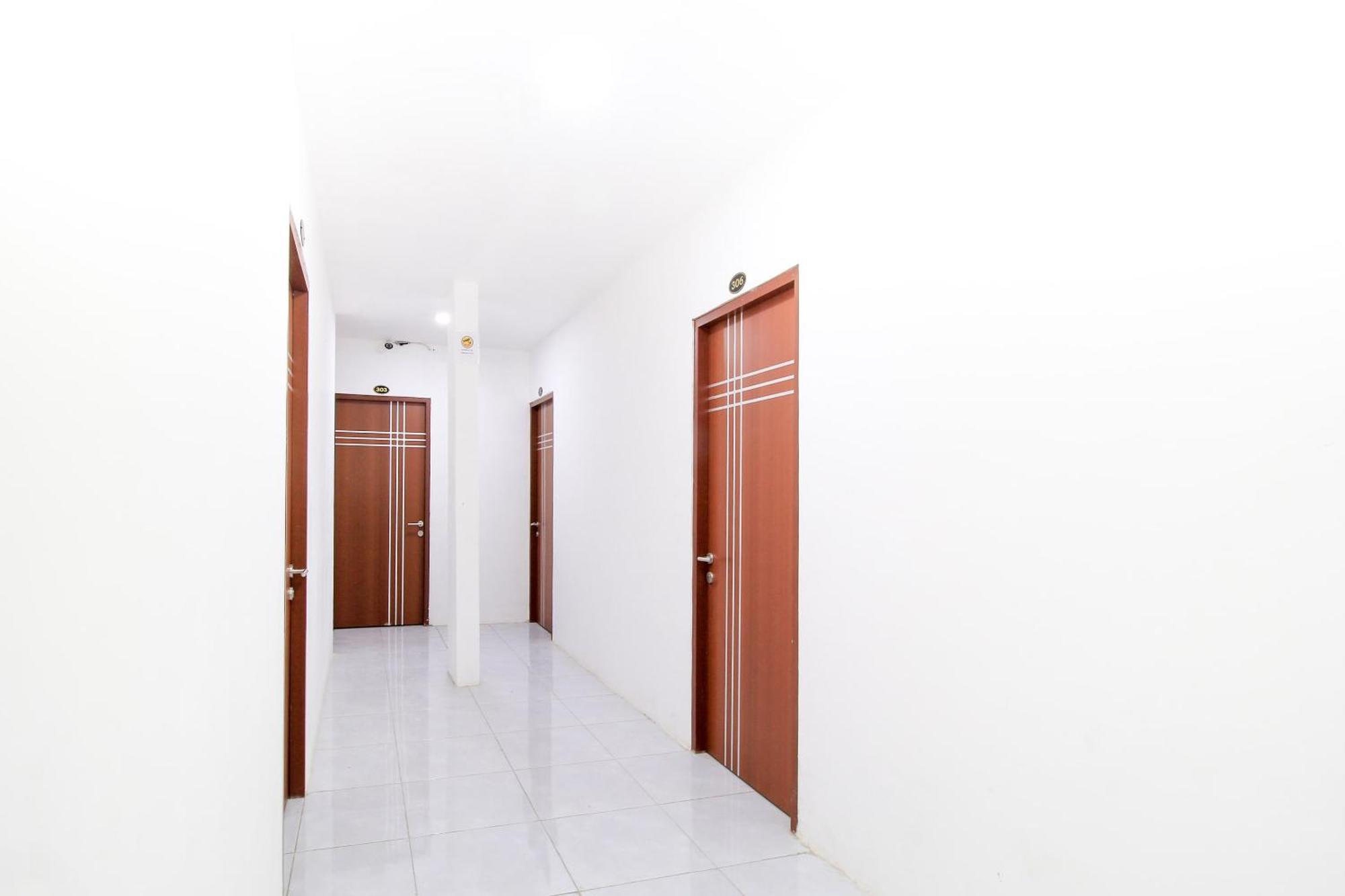 Super Oyo Capital O 217 A1 Hotel Surabaya Eksteriør billede