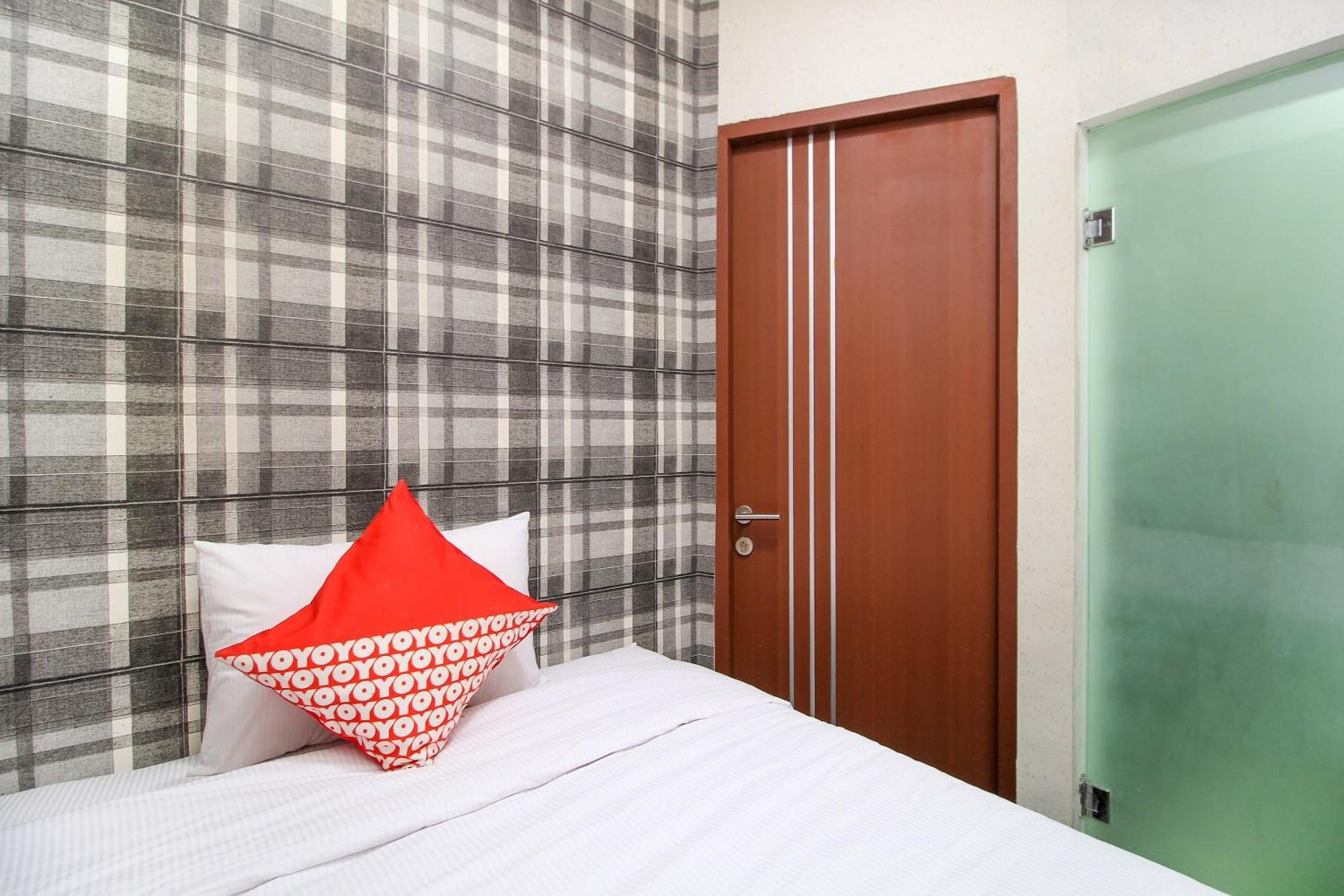Super Oyo Capital O 217 A1 Hotel Surabaya Eksteriør billede