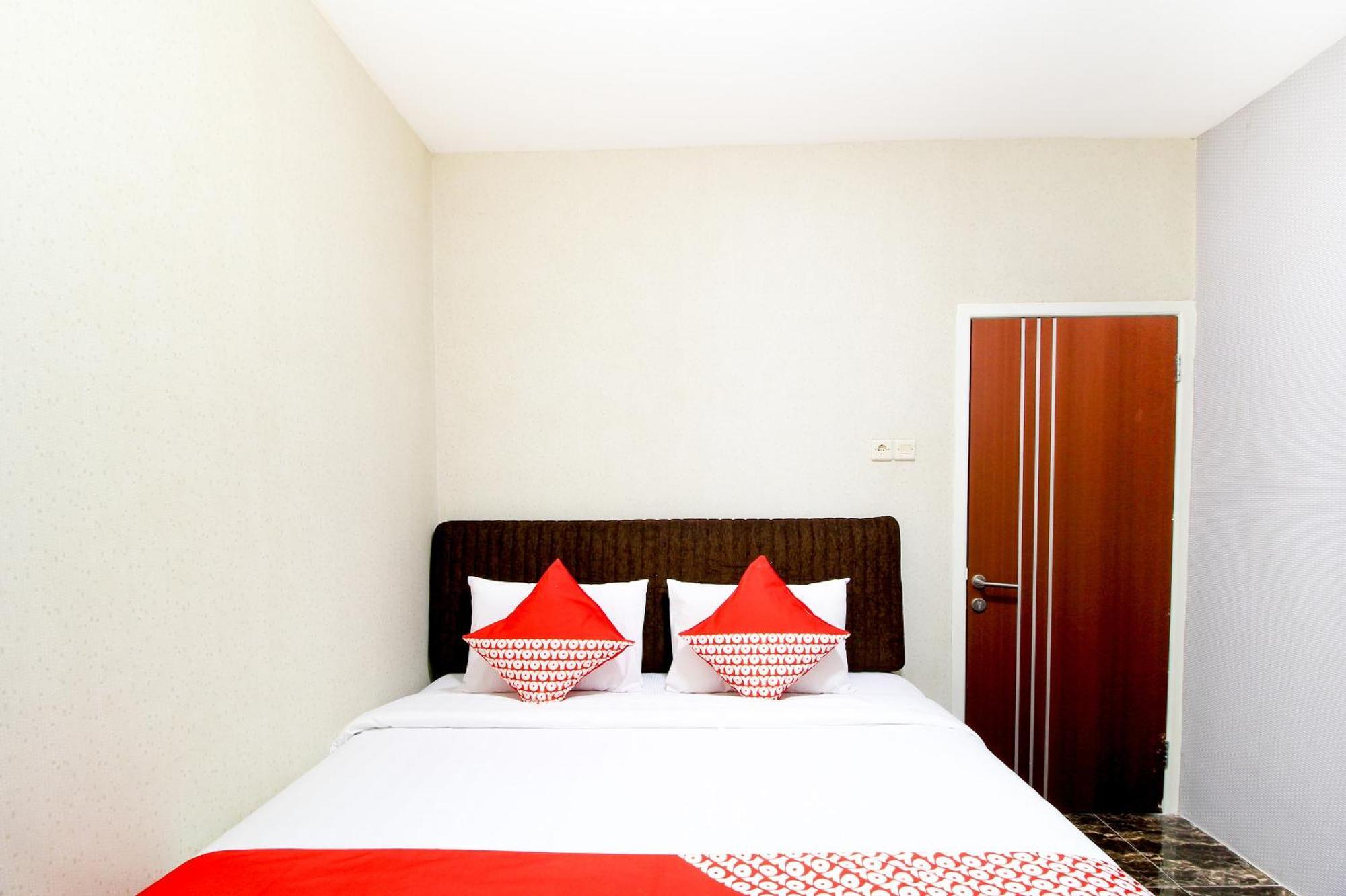 Super Oyo Capital O 217 A1 Hotel Surabaya Eksteriør billede