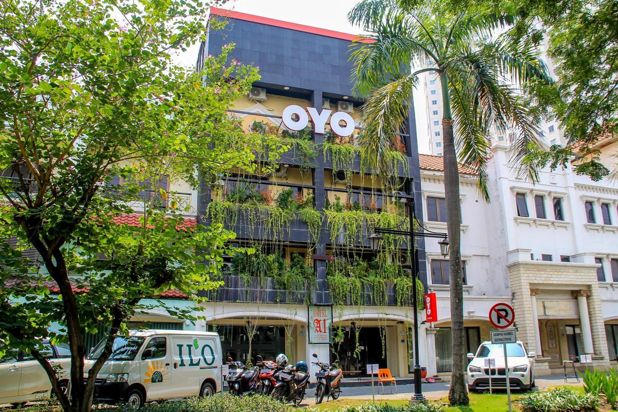 Super Oyo Capital O 217 A1 Hotel Surabaya Eksteriør billede